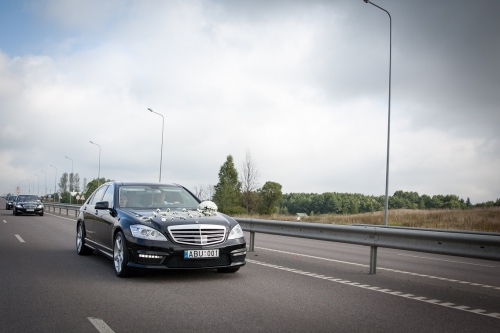 Automobilių nuoma prabangiu automobiliu nuoma vestuvems ir ne tik !!!