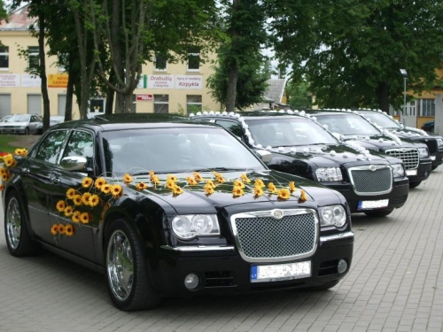 Automobilių nuoma Prabangių automobilių nuoma: CHRYSLER 300c 2010m, BMW, MB ir t.t.