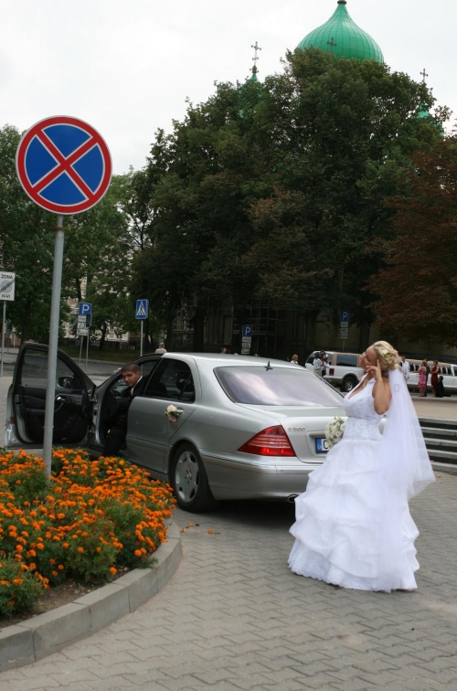 Automobilių nuoma Prabangių Mercedes-Benz automobilių nuoma įvarioms progoms.