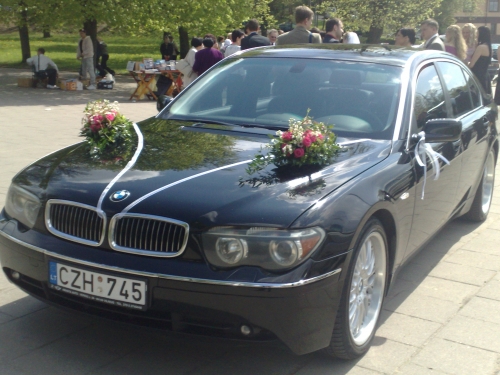 Automobilių nuoma Prabangiu BMW 7 automobiliu nuoma vestuvems.