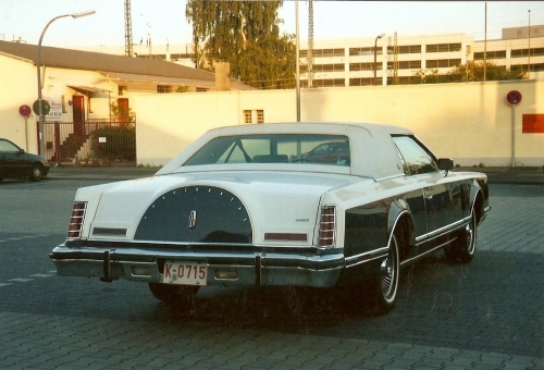 Automobilių nuoma  Prabangaus automobilio Lincoln Continental Mark V nuoma