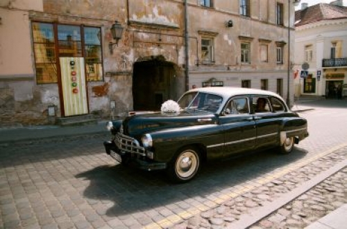 Automobilių nuoma 1952 m juodas limuzinas. Nuostabios nuotraukos garantuotos!