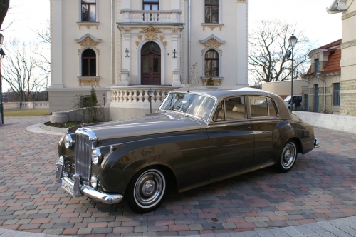 Limuzinai vestuvėms BENTLEY S1 1957 m. limuzino nuoma