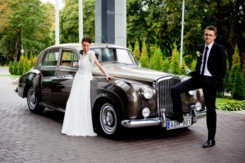 Limuzinai vestuvėms BENTLEY S1 1957 m. limuzino nuoma