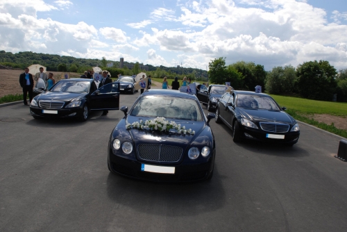 Limuzinai vestuvėms Bentley, Maybach, Mercedes-Benz limuzinų nuoma