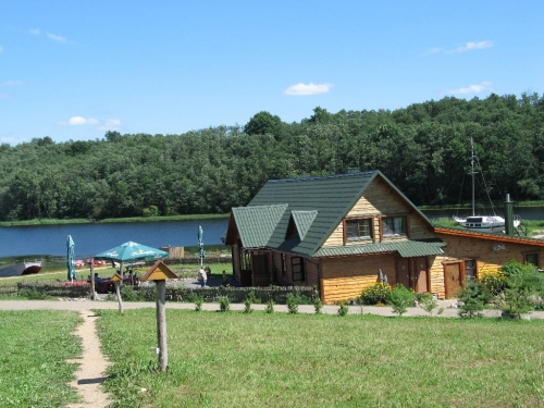 Restoranai, kavinės, barai Erdvi salė jūsų šventei! Galime priimti iki 80 žmonių.