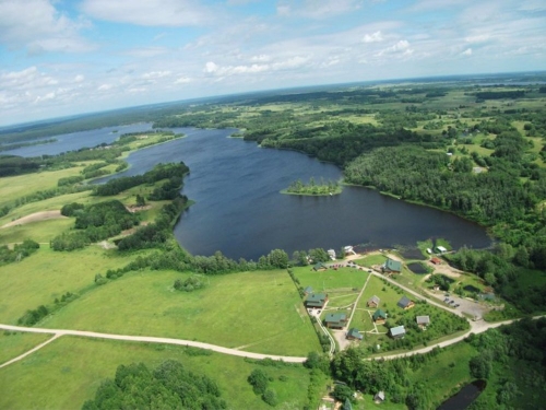 Nakvynė Nakvynė 70 žmonių "ĮLANKOS SODYBOJE" Molėtų rajone. 