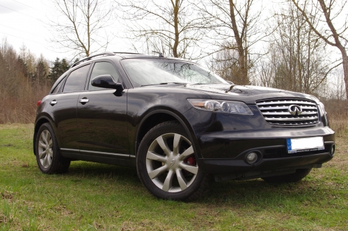 Automobilių nuoma Išskirtinio Infiniti FX nuoma