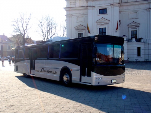 Limuzinai vestuvėms Limobusų - limuzinų autobusų nuoma Vestuvėms