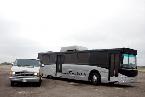 Limuzinai vestuvėms Limobusų - limuzinų autobusų nuoma Vestuvėms