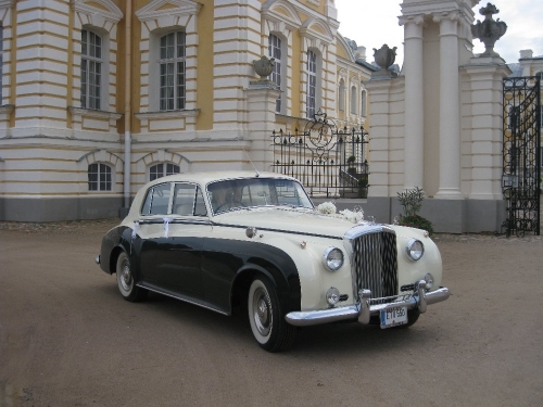 Automobilių nuoma BENTLEY S1 nuoma