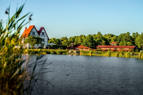 Viskas vestuvėms vienoje vietoje "MĖLYNASIS KARPIS" poilsio kompleksas Pamario krašte Kintuose!