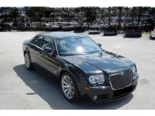 Automobilių nuoma chrysler 300C nuoma juodos ir baltos spalvos