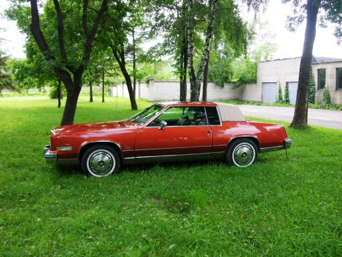 Automobilių nuoma Amerikietiško automobilio Cadillac Elldorado nuoma