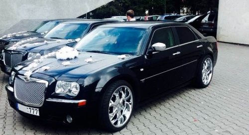 Automobilių nuoma www.arnoauto.lt  CHRYSLER 300C nuoma