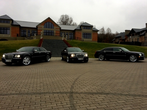 Automobilių nuoma www.arnoauto.lt  CHRYSLER 300C nuoma