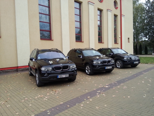 Automobilių nuoma BMW X5 Automobiliu nuoma automobiliai vestuvems Vestuviniai autom