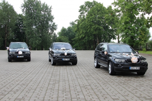 Automobilių nuoma BMW X5 Automobiliu nuoma automobiliai vestuvems Vestuviniai autom