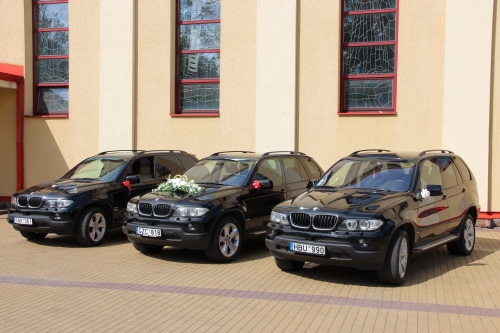 Automobilių nuoma BMW X5 Automobiliu nuoma automobiliai vestuvems Vestuviniai autom