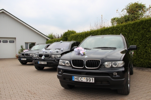 Automobilių nuoma BMW X5 Automobiliu nuoma automobiliai vestuvems Vestuviniai autom