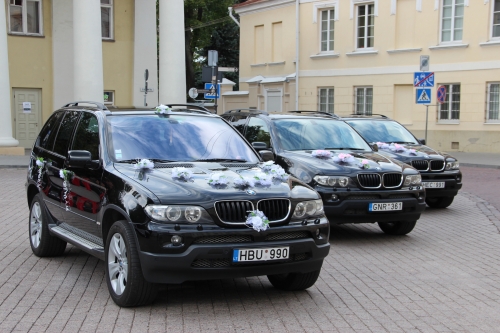 Automobilių nuoma BMW X5 Automobiliu nuoma automobiliai vestuvems Vestuviniai autom