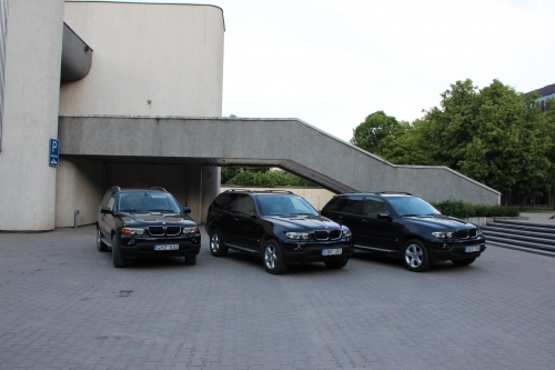 Automobilių nuoma BMW X5 Automobiliu nuoma automobiliai vestuvems Vestuviniai autom