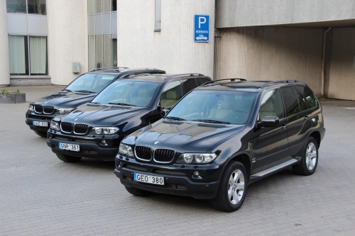 Automobilių nuoma BMW X5 Automobiliu nuoma automobiliai vestuvems Vestuviniai autom