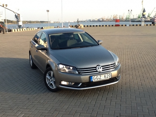 Automobilių nuoma 2013 metų VW Passat nuoma su vairuotoju.