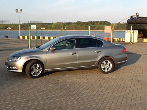 Automobilių nuoma 2013 metų VW Passat nuoma su vairuotoju.