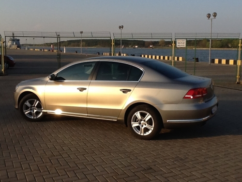 Automobilių nuoma 2013 metų VW Passat nuoma su vairuotoju.