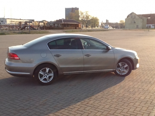 Automobilių nuoma 2013 metų VW Passat nuoma su vairuotoju.