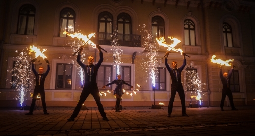 Atlikėjai jūsų šventei Ugnies šou vestuvėms !