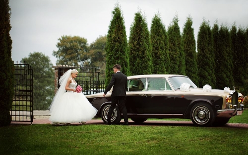 Automobilių nuoma Nuomojamas Rolls Royce Silver Shadow 1975m. 