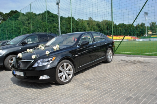 Automobilių nuoma Nuomojamas Lexus LS 600 Hybrid ir Porche Cayenne