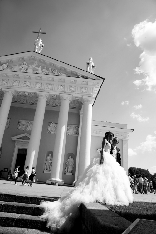 Vestuvinių suknelių salonai Įspūdinga vienetinė vestuvinė suknelė