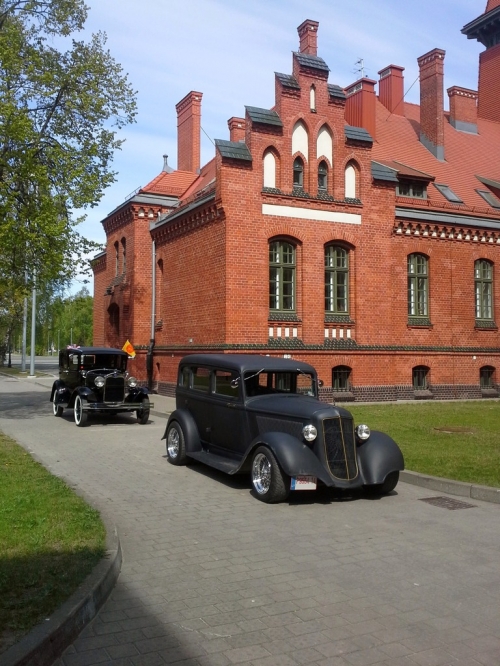 Automobilių nuoma 1933 m Plymouth Coupe 