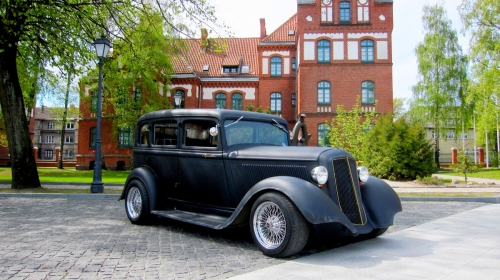 Automobilių nuoma 1933 m Plymouth Coupe 