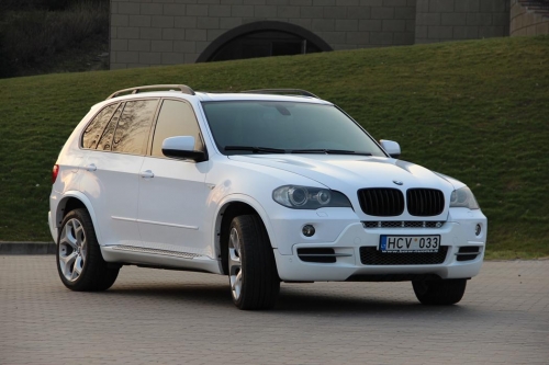 Automobilių nuoma Baltas BMW X5, BMW 5 Klases, X5, Audi Q7 