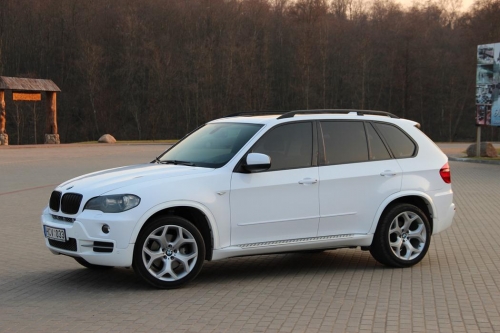 Automobilių nuoma Baltas BMW X5, BMW 5 Klases, X5, Audi Q7 