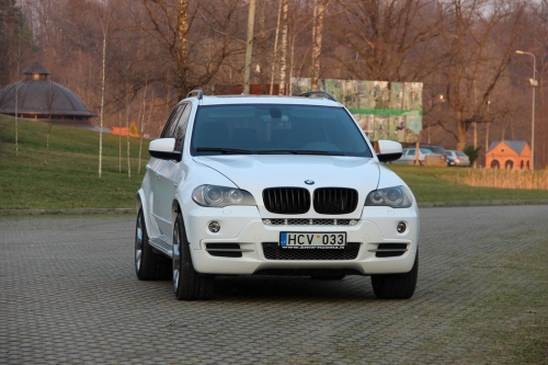 Automobilių nuoma Baltas BMW X5, BMW 5 Klases, X5, Audi Q7 