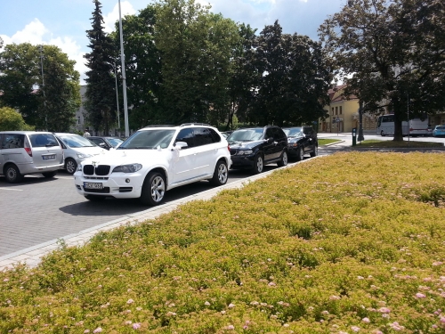 Automobilių nuoma Baltas BMW X5, BMW 5 Klases, X5, Audi Q7 