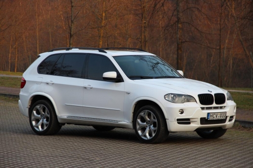 Automobilių nuoma Baltas BMW X5, BMW 5 Klases, X5, Audi Q7 