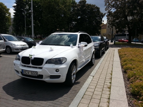 Automobilių nuoma Baltas BMW X5, BMW 5 Klases, X5, Audi Q7 