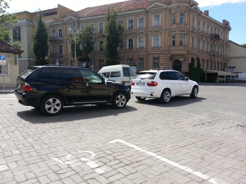 Automobilių nuoma Baltas BMW X5, BMW 5 Klases, X5, Audi Q7 