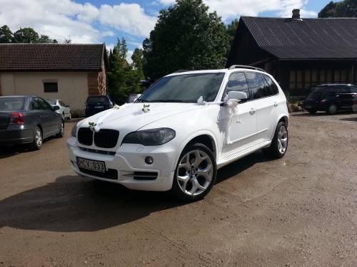 Automobilių nuoma Baltas BMW X5, BMW 5 Klases, X5, Audi Q7 