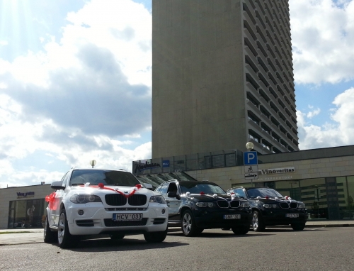 Automobilių nuoma Baltas BMW X5, BMW 5 Klases, X5, Audi Q7 