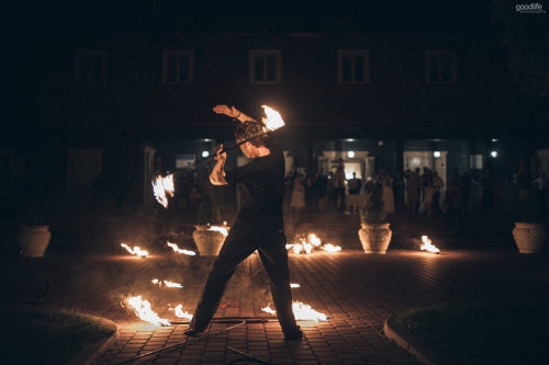 Atlikėjai jūsų šventei Teatralizuotas ugnies žongliravimo šou