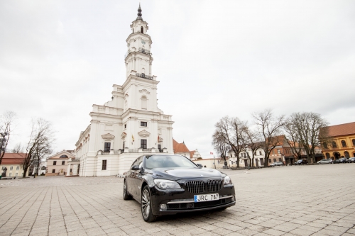 Automobilių nuoma Juodas BMW 7 Longas 2010 m.