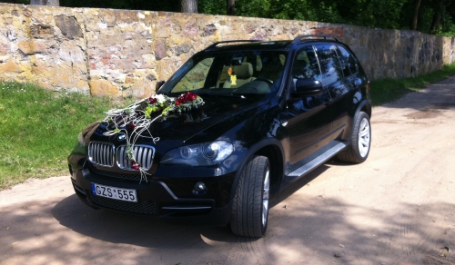 Automobilių nuoma Naujo BMW X5 automobilio nuoma vestuvėms bei kitoms šventėms