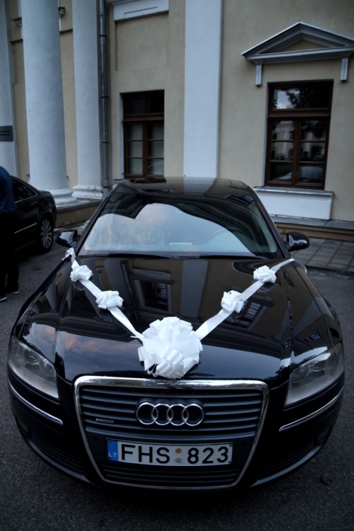 Automobilių nuoma Prabangių Audi A8 automobilių nuoma.